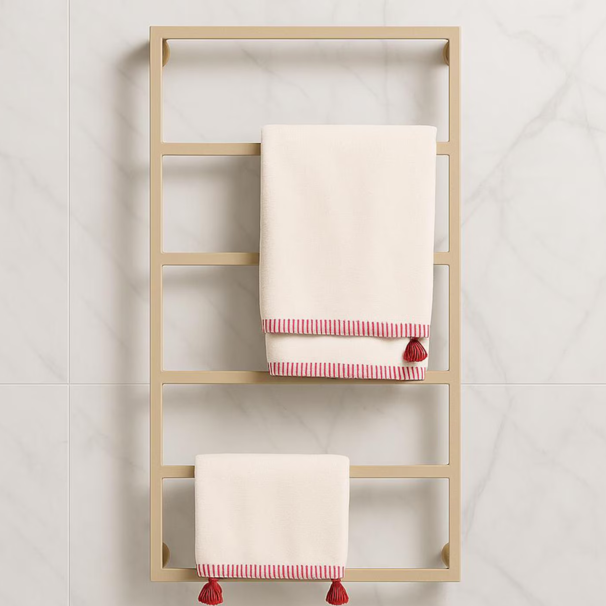 Metal Towel Ladder Rack – Minimalist Freestanding Bathroom Organizer | Aureus Living Pakistan