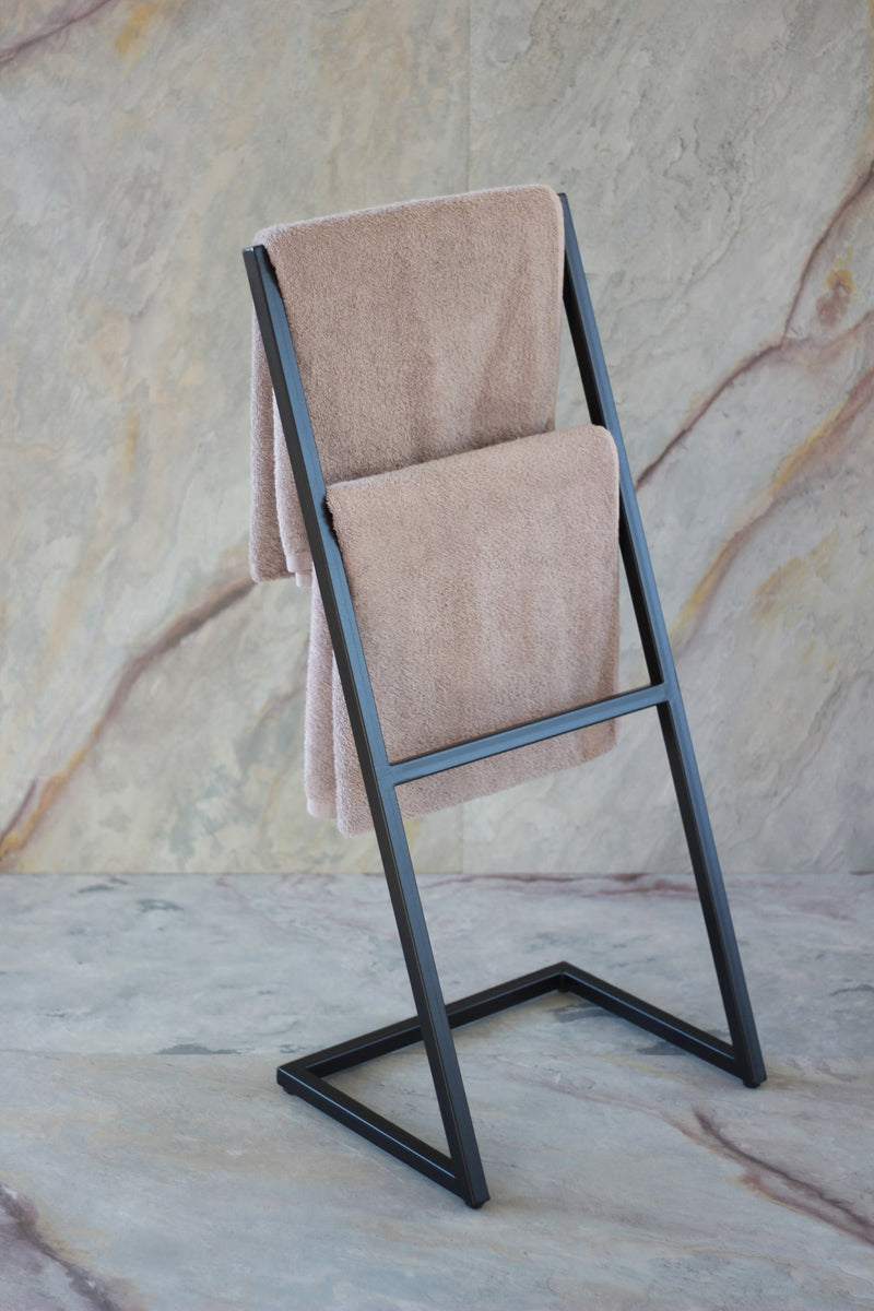 Free Standing Curved Towel Rack – 3 Hanger Bathroom Towel Organizer | Modern Metal Towel Stand