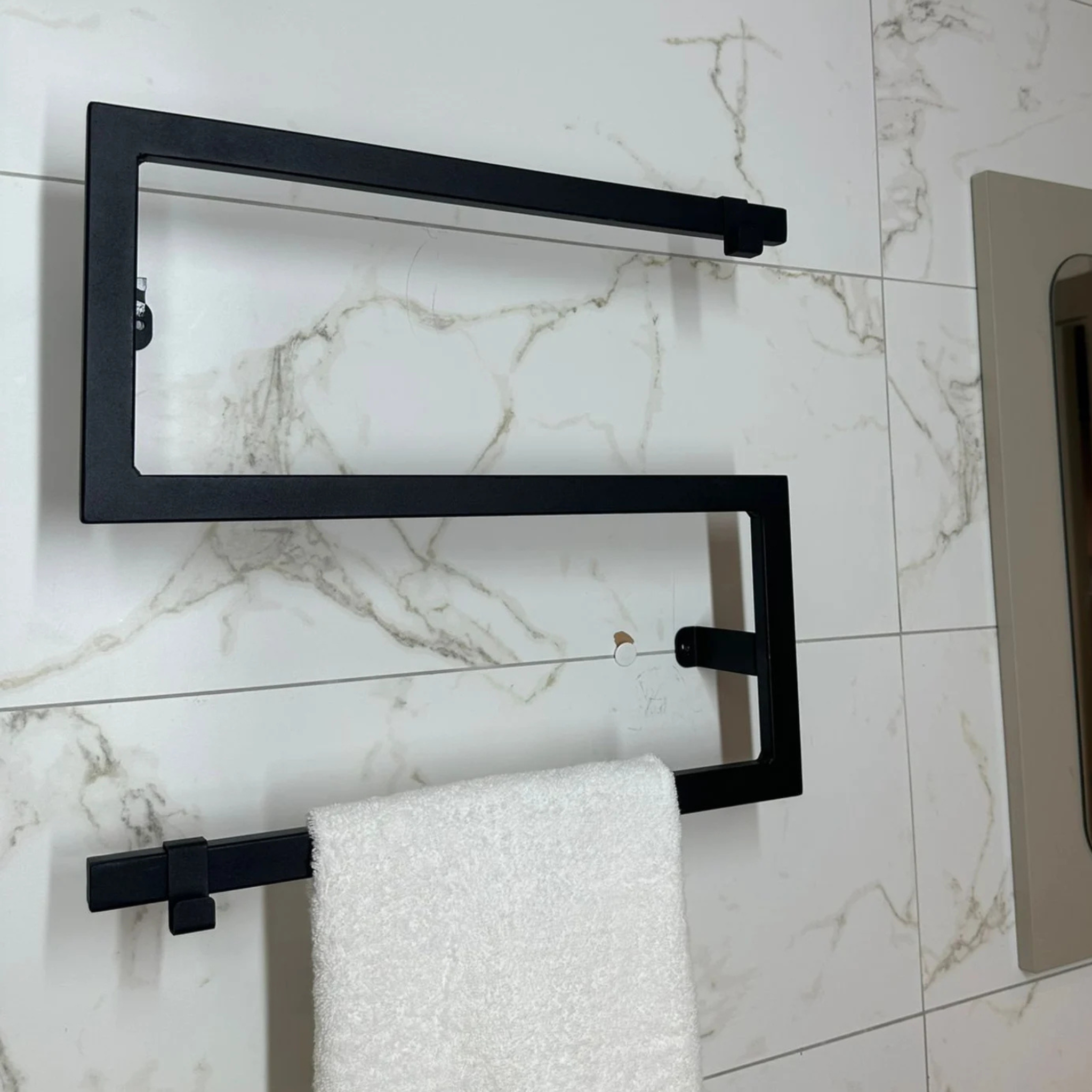 Modern Metal Towel Organizer – Bath & Hand Towel Holder | Aureus Living Pakistan